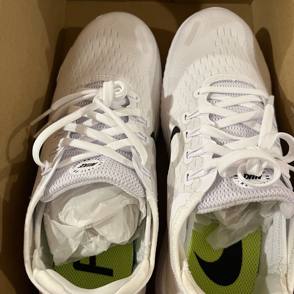 NEW Nike White Free RN 2018 SISE 8.5